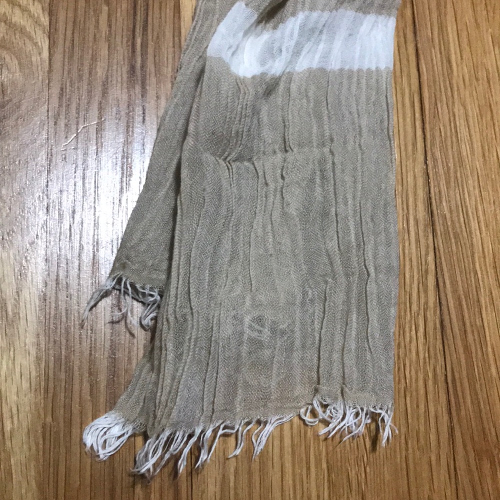 Hugo Boss - Scarf - Picture 2 of 5